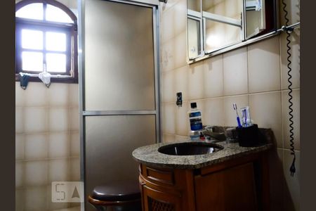 Casa à venda com 240m², 3 quartos e 4 vagas Casa à venda com 240m², 3 quartos e 4 vagasBanheiro Vista Ampla