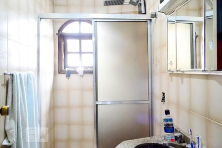 Casa à venda com 240m², 3 quartos e 4 vagas Casa à venda com 240m², 3 quartos e 4 vagasBanheiro com Box Vidro