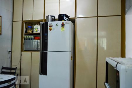 Casa à venda com 240m², 3 quartos e 4 vagas Casa à venda com 240m², 3 quartos e 4 vagasCozinha - Armários