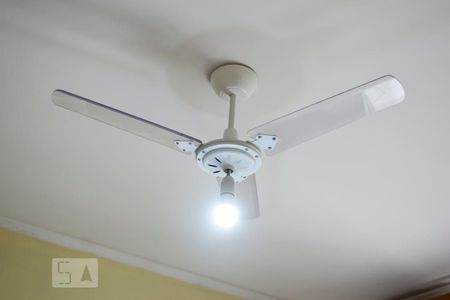 Casa à venda com 240m², 3 quartos e 4 vagas Casa à venda com 240m², 3 quartos e 4 vagasVentilador de Teto