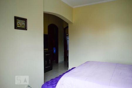 Casa à venda com 240m², 3 quartos e 4 vagas Casa à venda com 240m², 3 quartos e 4 vagasQuarto 1 Entrada