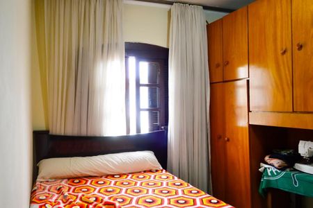 Casa à venda com 240m², 3 quartos e 4 vagas Casa à venda com 240m², 3 quartos e 4 vagasQuarto 3 Janela