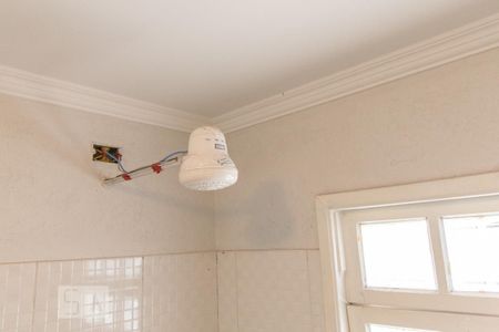 Casa à venda com 390m², 6 quartos e 4 vagasBanheiro do quarto 1