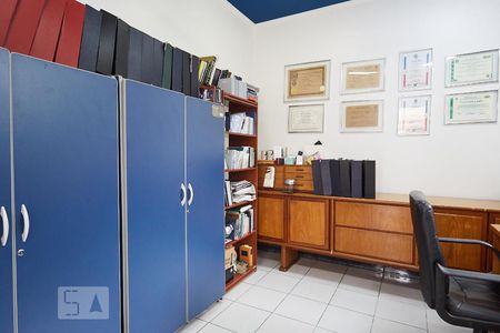 Casa à venda com 269m², 4 quartos e 4 vagasEscritório 4