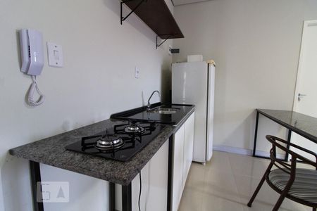 Cozinha de kitnet/studio para alugar com 1 quarto, 22m² em Cachoeirinha, Belo Horizonte
