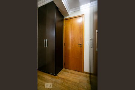 Apartamento à venda com 280m², 4 quartos e 4 vagas Apartamento à venda com 280m², 4 quartos e 4 vagasCloset da Suíte 1