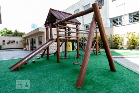 Apartamento à venda com 280m², 4 quartos e 4 vagas Apartamento à venda com 280m², 4 quartos e 4 vagasÁrea Comum - Playground