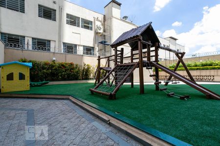 Apartamento à venda com 280m², 4 quartos e 4 vagas Apartamento à venda com 280m², 4 quartos e 4 vagasÁrea Comum - Playground