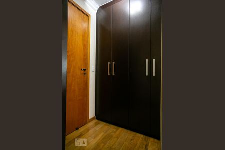 Apartamento à venda com 280m², 4 quartos e 4 vagas Apartamento à venda com 280m², 4 quartos e 4 vagasCloset da Suíte 1