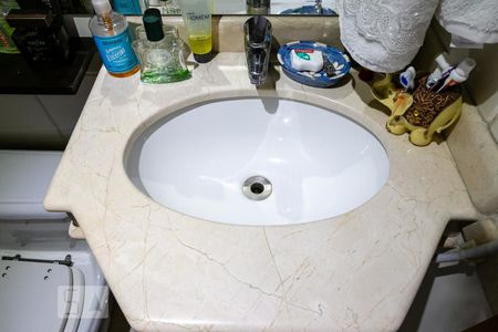 Apartamento à venda com 280m², 4 quartos e 4 vagas Apartamento à venda com 280m², 4 quartos e 4 vagasBanheiro