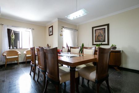Apartamento à venda com 280m², 4 quartos e 4 vagas Apartamento à venda com 280m², 4 quartos e 4 vagasSala de Jantar