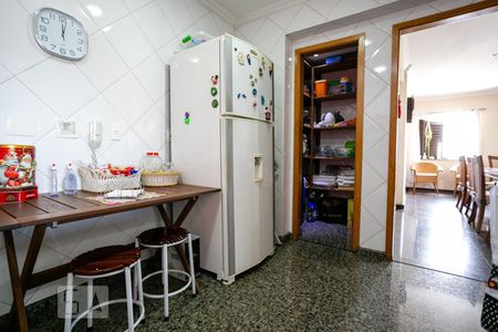 Apartamento à venda com 280m², 4 quartos e 4 vagas Apartamento à venda com 280m², 4 quartos e 4 vagasCozinha