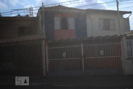 Casa à venda com 153m², 3 quartos e 2 vagasFachada