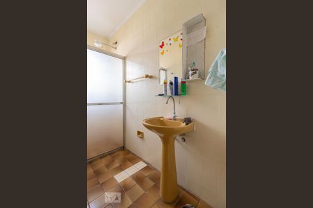 Casa à venda com 220m², 3 quartos e 3 vagasBanheiro 