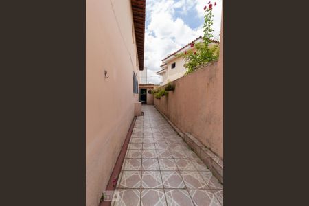 Casa à venda com 220m², 3 quartos e 3 vagasCorredor