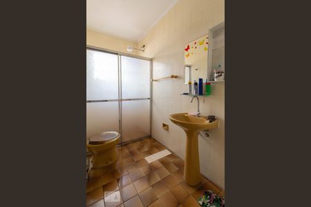 Casa à venda com 220m², 3 quartos e 3 vagasBanheiro 