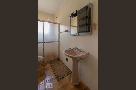 Casa à venda com 220m², 3 quartos e 3 vagasBanheiro do Quarto 1