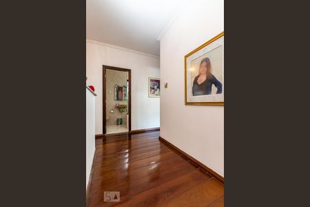 Casa à venda com 580m², 3 quartos e 8 vagas Casa à venda com 580m², 3 quartos e 8 vagasHall superior