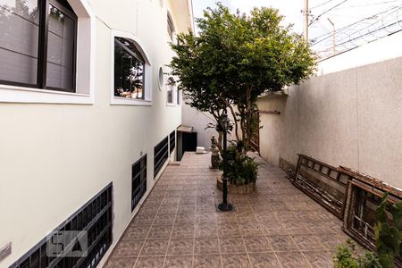 Casa à venda com 580m², 3 quartos e 8 vagas Casa à venda com 580m², 3 quartos e 8 vagasFachada