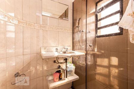 Casa à venda com 580m², 3 quartos e 8 vagas Casa à venda com 580m², 3 quartos e 8 vagasBanheiro quarto 2