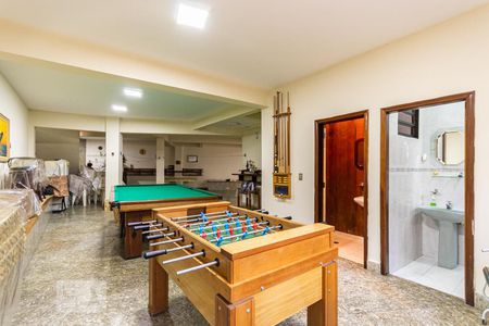 Casa à venda com 580m², 3 quartos e 8 vagas Casa à venda com 580m², 3 quartos e 8 vagasSala de jogos