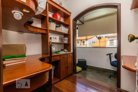 Casa à venda com 580m², 3 quartos e 8 vagas Casa à venda com 580m², 3 quartos e 8 vagasEscritório