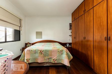 Casa à venda com 580m², 3 quartos e 8 vagas Casa à venda com 580m², 3 quartos e 8 vagasQuarto 1 suíte