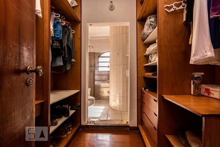 Casa à venda com 580m², 3 quartos e 8 vagas Casa à venda com 580m², 3 quartos e 8 vagasCloset do quarto 1