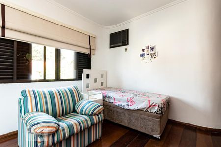 Casa à venda com 580m², 3 quartos e 8 vagas Casa à venda com 580m², 3 quartos e 8 vagasQuarto 3