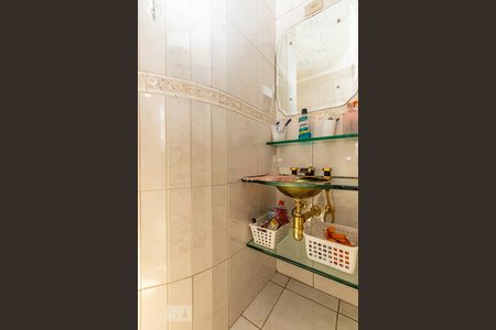 Casa à venda com 580m², 3 quartos e 8 vagas Casa à venda com 580m², 3 quartos e 8 vagasBanheiro suíte quarto 1