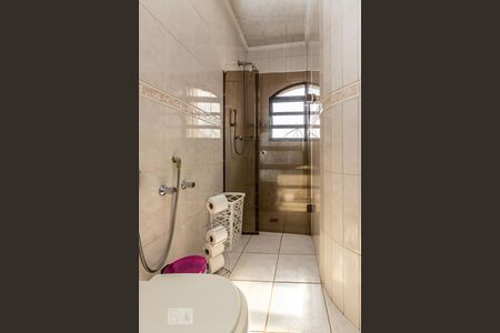 Casa à venda com 580m², 3 quartos e 8 vagas Casa à venda com 580m², 3 quartos e 8 vagasBanheiro suíte quarto 1