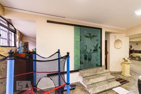 Casa à venda com 580m², 3 quartos e 8 vagas Casa à venda com 580m², 3 quartos e 8 vagasAcesso garagem