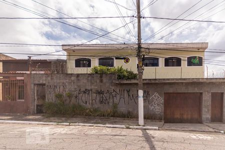 Casa à venda com 580m², 3 quartos e 8 vagas Casa à venda com 580m², 3 quartos e 8 vagasFachada