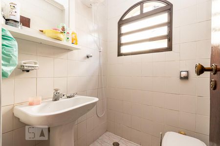 Casa à venda com 580m², 3 quartos e 8 vagas Casa à venda com 580m², 3 quartos e 8 vagasBanheiro de serviço