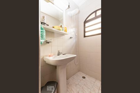 Casa à venda com 580m², 3 quartos e 8 vagas Casa à venda com 580m², 3 quartos e 8 vagasBanheiro de serviço