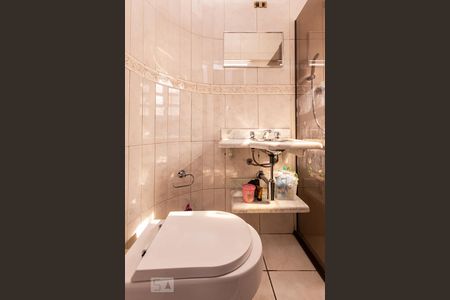 Casa à venda com 580m², 3 quartos e 8 vagas Casa à venda com 580m², 3 quartos e 8 vagasBanheiro quarto 2