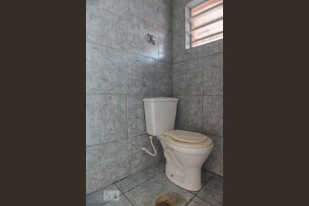 Casa à venda com 297m², 4 quartos e 5 vagas Casa à venda com 297m², 4 quartos e 5 vagasBanheiro de serviço