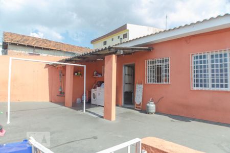 Casa à venda com 297m², 4 quartos e 5 vagas Casa à venda com 297m², 4 quartos e 5 vagasFundos da casa