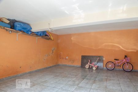 Casa à venda com 297m², 4 quartos e 5 vagas Casa à venda com 297m², 4 quartos e 5 vagasGaragem