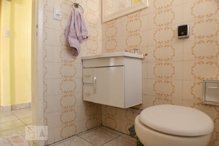 Casa à venda com 297m², 4 quartos e 5 vagas Casa à venda com 297m², 4 quartos e 5 vagasBanheiro  -  armário