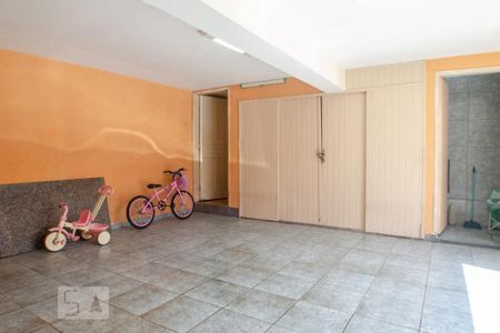 Casa à venda com 297m², 4 quartos e 5 vagas Casa à venda com 297m², 4 quartos e 5 vagasGaragem