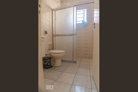 Casa à venda com 297m², 4 quartos e 5 vagas Casa à venda com 297m², 4 quartos e 5 vagasBanheiro 1