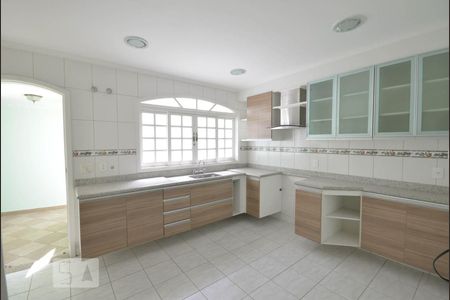 Casa para alugar com 556m², 6 quartos e 4 vagas Casa para alugar com 556m², 6 quartos e 4 vagasCozinha