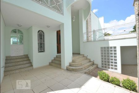 Casa para alugar com 556m², 6 quartos e 4 vagas Casa para alugar com 556m², 6 quartos e 4 vagasExterna Frontal