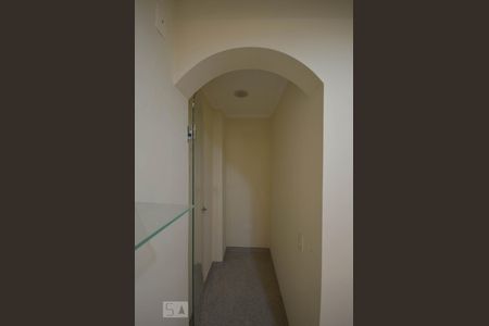Casa para alugar com 556m², 6 quartos e 4 vagas Casa para alugar com 556m², 6 quartos e 4 vagasAdega