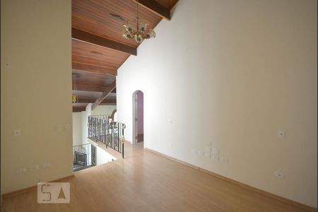 Casa para alugar com 556m², 6 quartos e 4 vagas Casa para alugar com 556m², 6 quartos e 4 vagasCirculação