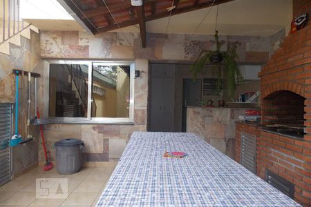 Casa à venda com 230m², 5 quartos e 3 vagas Casa à venda com 230m², 5 quartos e 3 vagasÁrea Externa