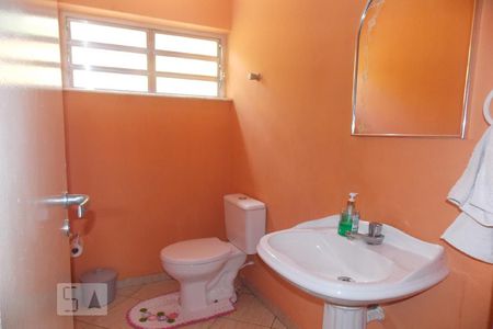 Casa à venda com 230m², 5 quartos e 3 vagas Casa à venda com 230m², 5 quartos e 3 vagasBanheiro