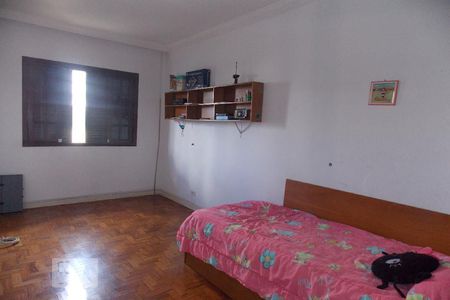 Casa à venda com 230m², 5 quartos e 3 vagas Casa à venda com 230m², 5 quartos e 3 vagasQuarto 3