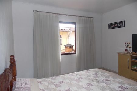 Casa à venda com 230m², 5 quartos e 3 vagas Casa à venda com 230m², 5 quartos e 3 vagasQuarto 4